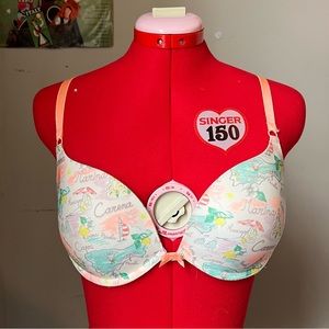 Victoria’s Secret bra 34D